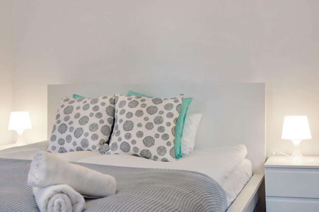 Apartments Chmielna 24 By Renters Warsaw Luaran gambar