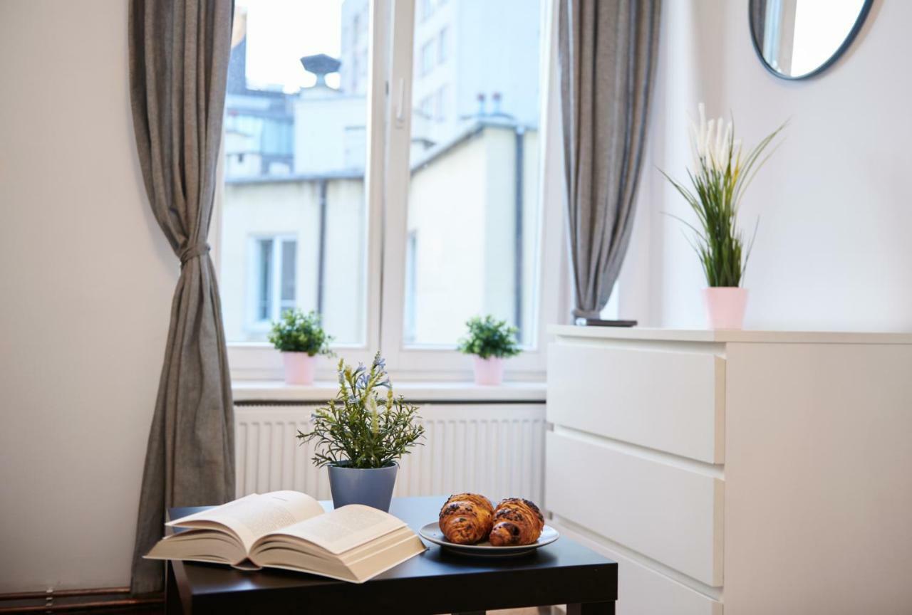 Apartments Chmielna 24 By Renters Warsaw Luaran gambar