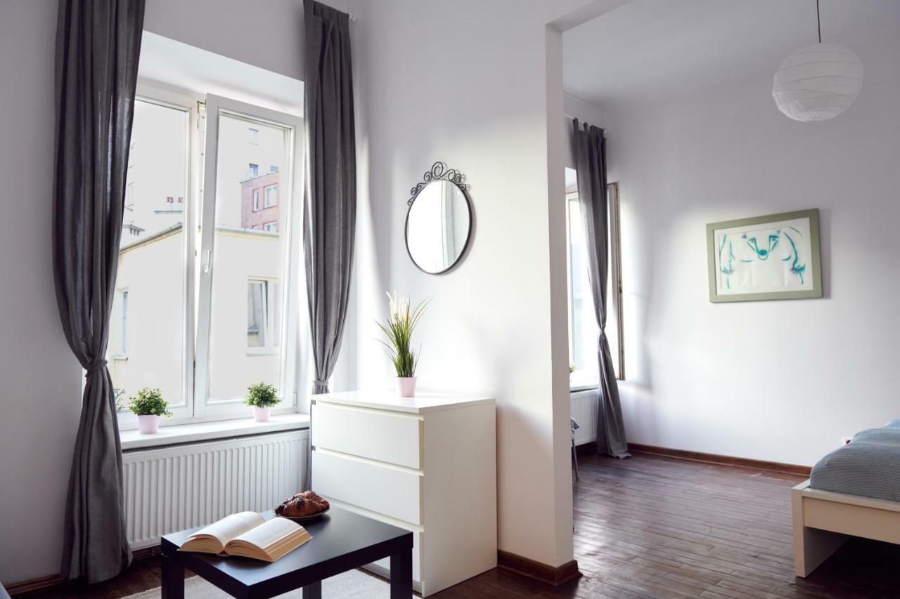 Apartments Chmielna 24 By Renters Warsaw Luaran gambar